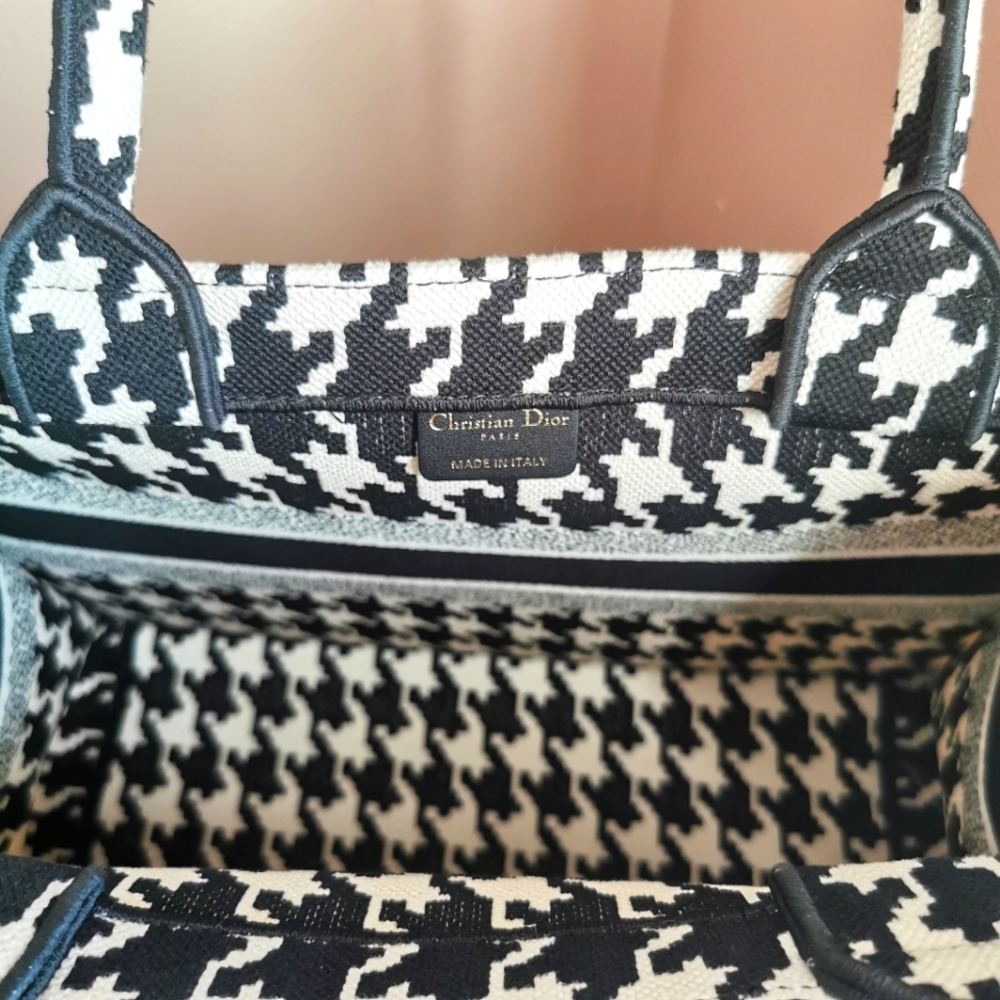 ❌SOLD❌Dior Houndstooth Medium Book Tote - Picture 6 of 7
